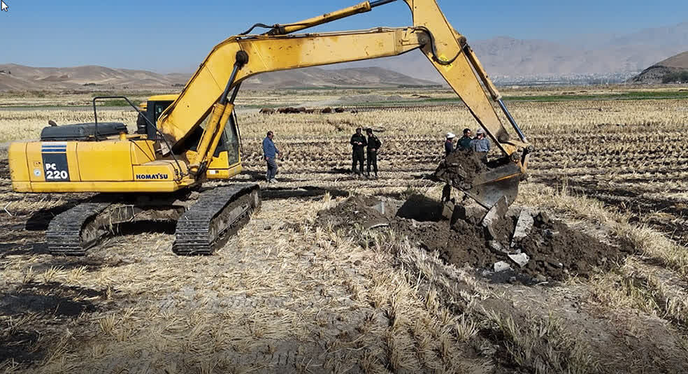 آب،ميراث بى جايگزين؛ انسداد ٢١ حلقه چاه غير مجاز در نظر اباد