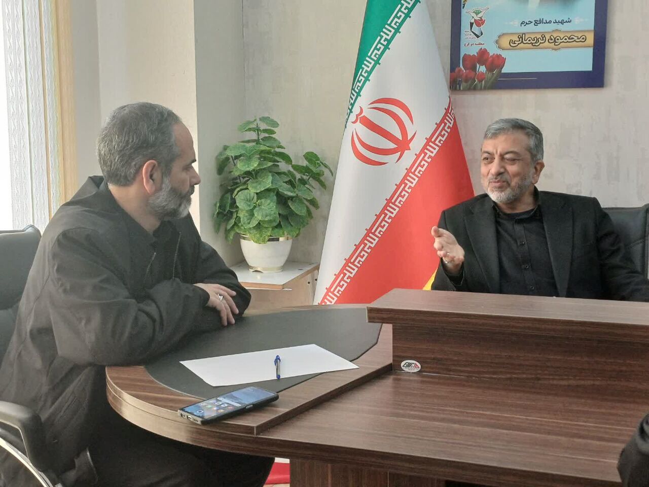 نماينده كرج: مجلس تلاش خود را براى حل مشكلات خانواده شهدا بكار بسته است